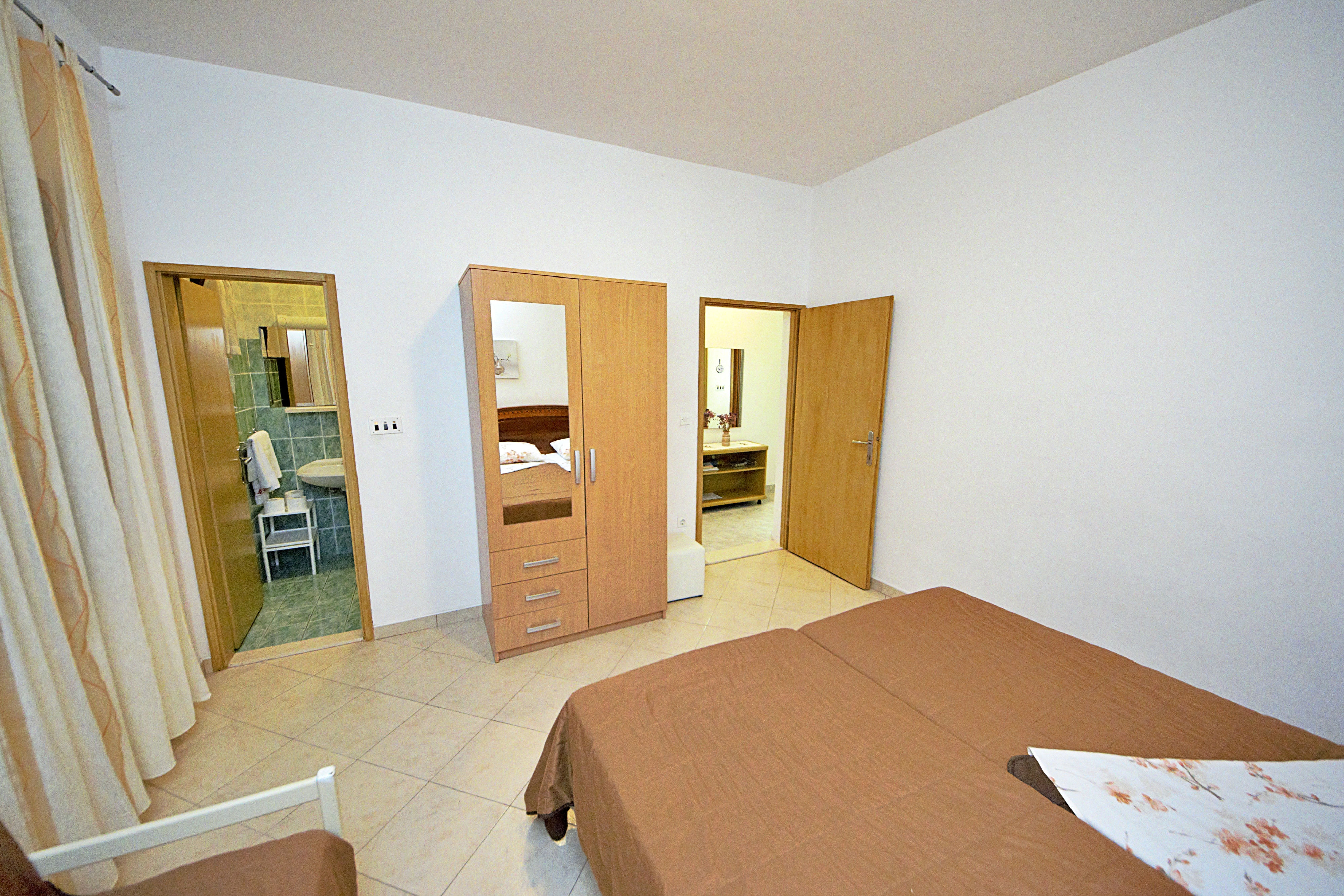 Three bedroom house with terrace and sea view Gornji Tučepi - Podpeć, Makarska  K
