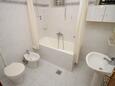 Ванная комната Tučepi, Ванная комната в размещении типа apartment, Домашние животные допускаются и WiFi.