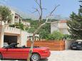 Parkiralište Tučepi, Makarska, Parkiralište 6817 - Apartmani sa šljunčanom plažom.