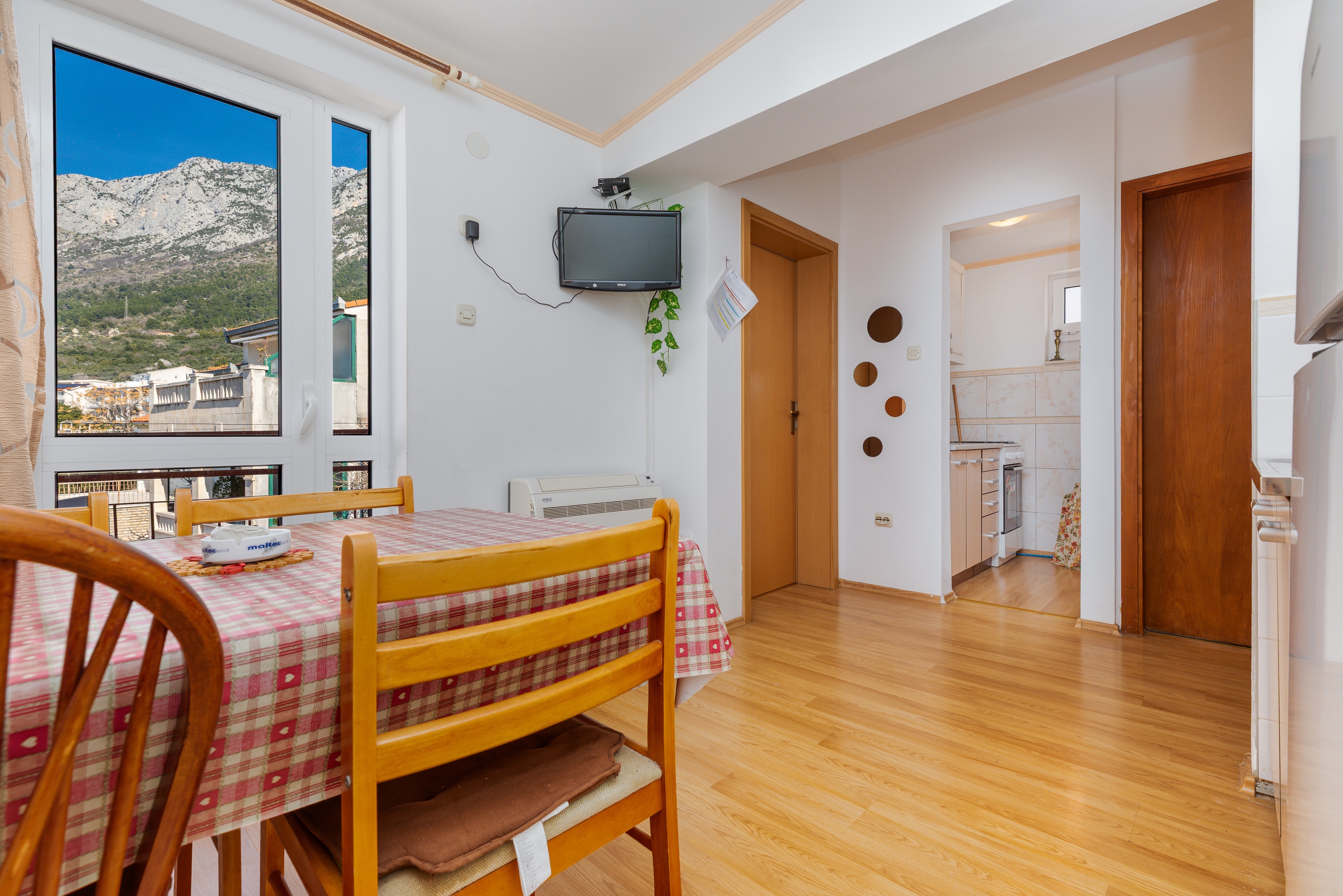 Two bedroom apartment with balcony and sea view Gradac, Makarska (A-6820-b) Two bedroom apartment with balcony and sea view Gradac, Makarska (A-6820-b)