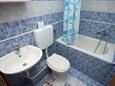 Gradac, Bathroom in the apartment, (pet friendly) and WiFi.