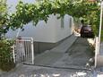 Parking lot Podaca, Makarska, Parking lot 6824 - Rooms near sea with pebble beach.