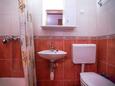 Ванная комната Baška Voda, Ванная комната в размещении типа studio-apartment, WiFi.