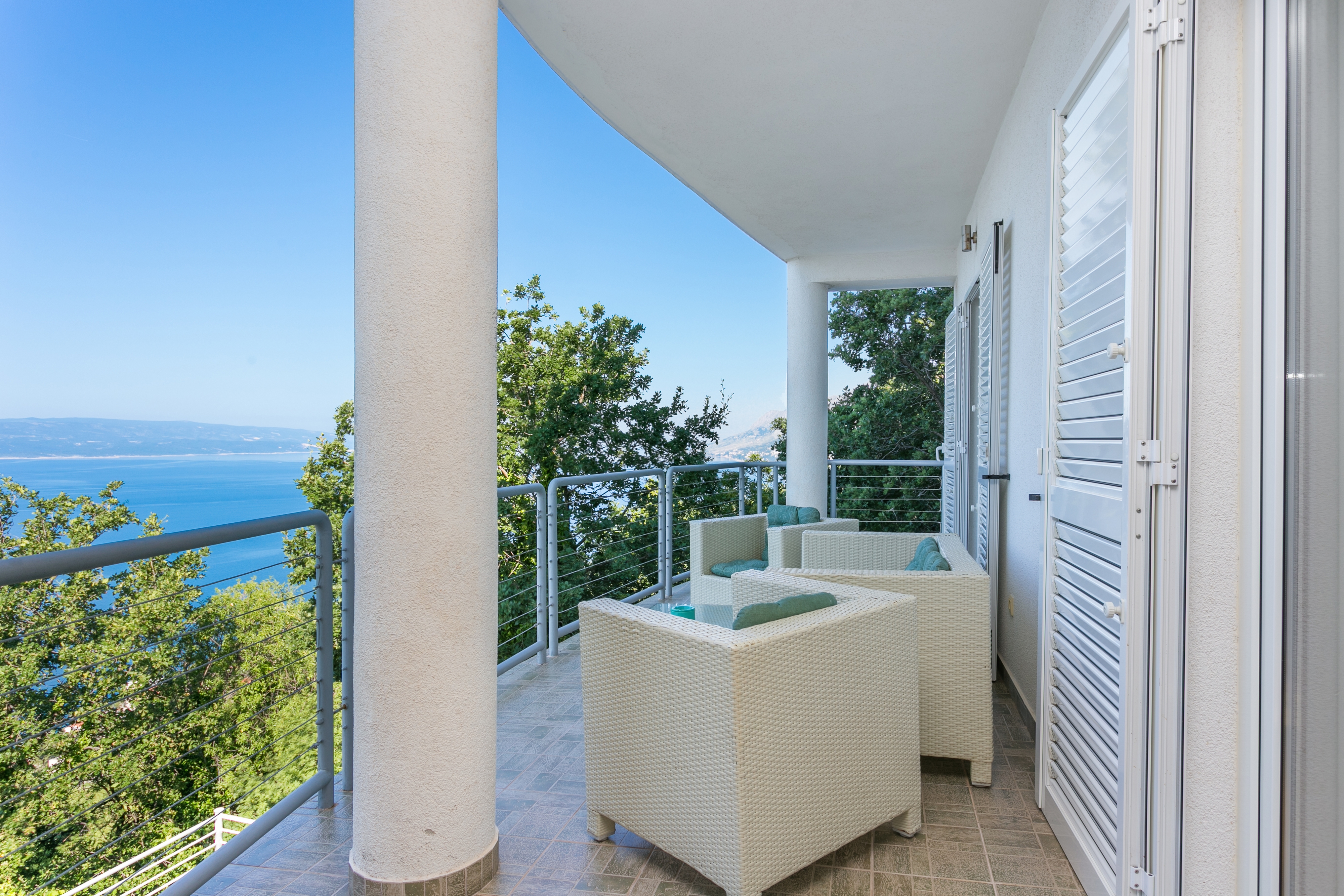 Two bedroom apartment with terrace and sea view Brela, Makarska  A-a