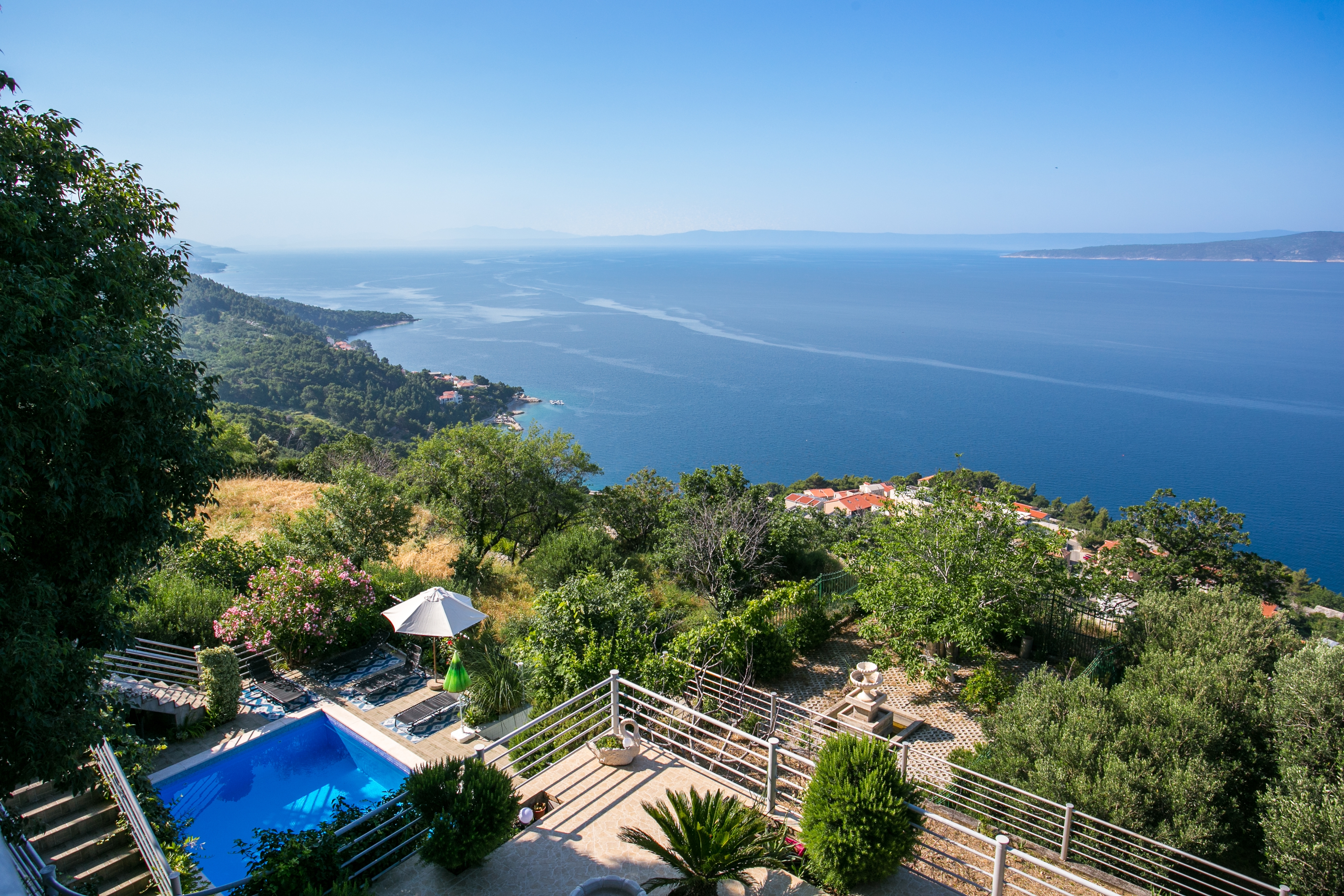 Two bedroom apartment with terrace and sea view Brela, Makarska  A-a