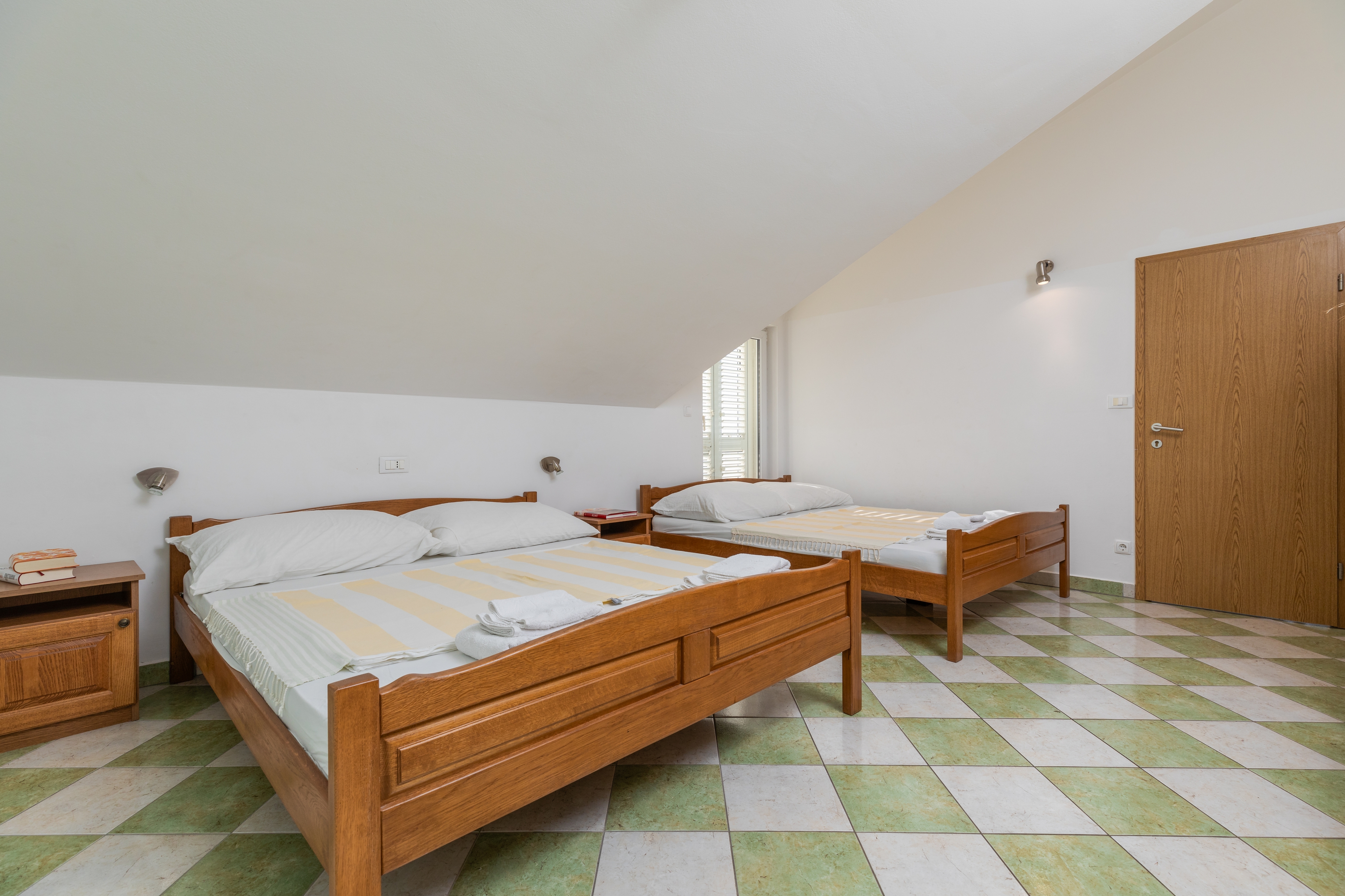 Two bedroom apartment with terrace and sea view Brela, Makarska  A-b
