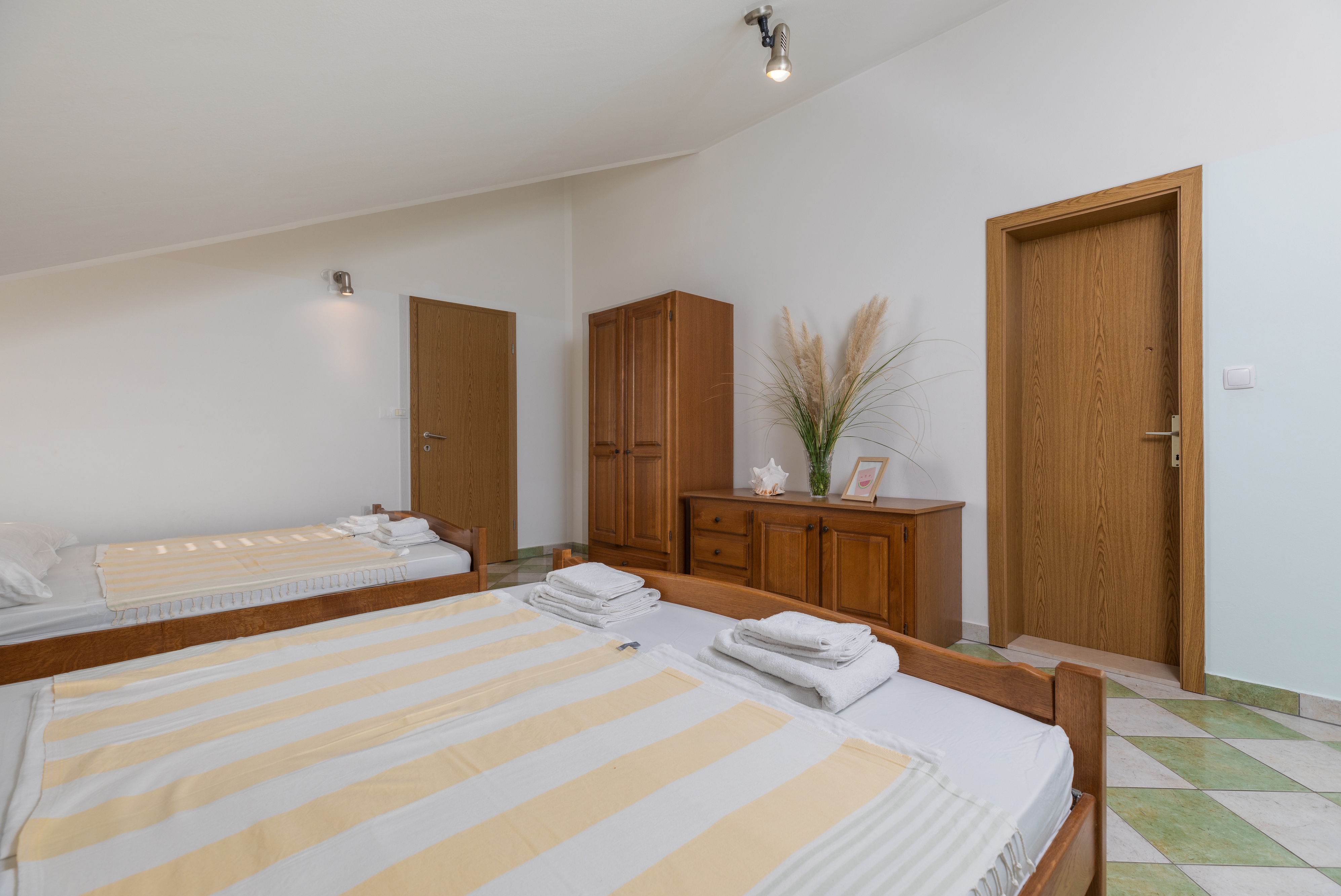 Two bedroom apartment with terrace and sea view Brela, Makarska  A-b