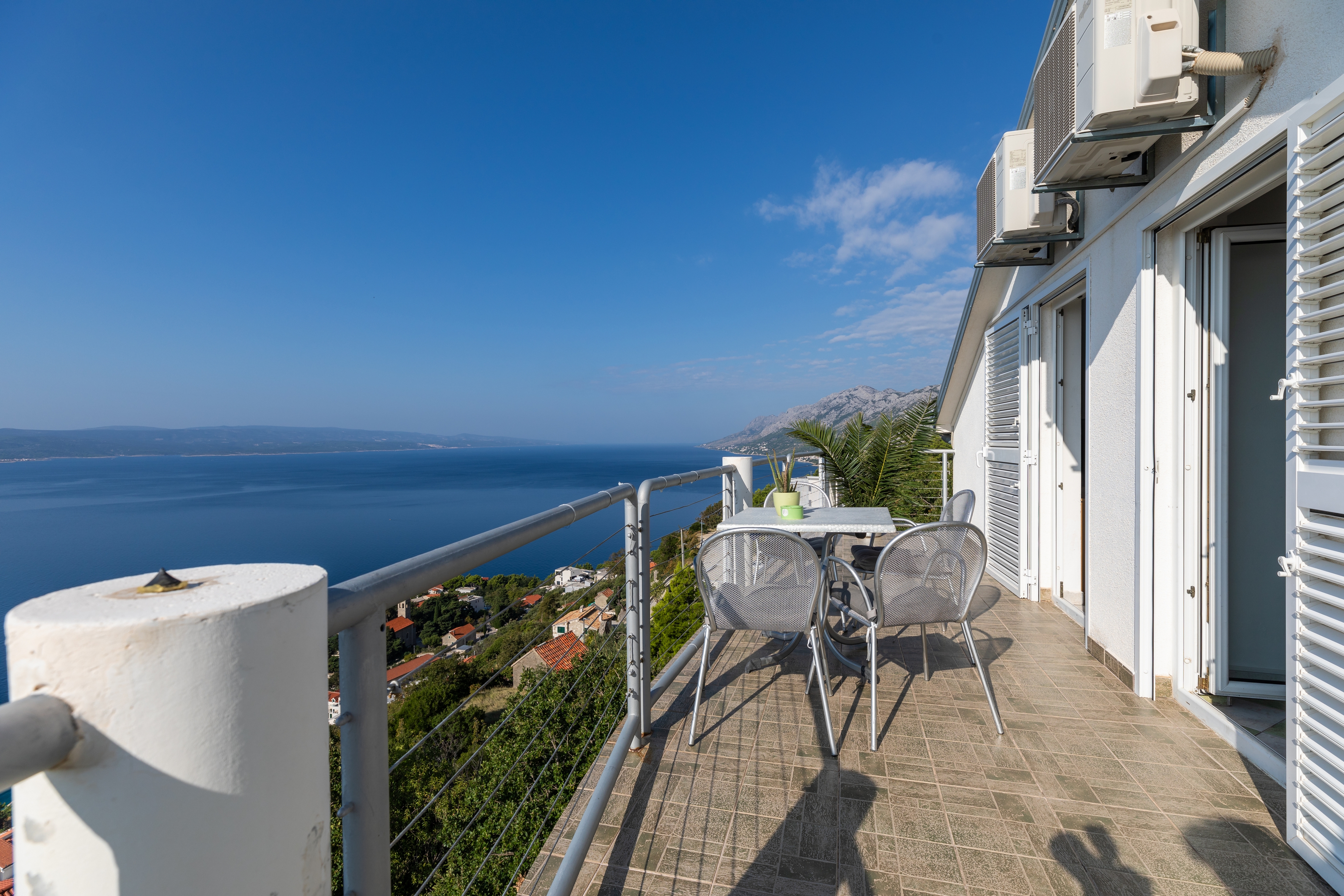 Two bedroom apartment with terrace and sea view Brela, Makarska  A-b