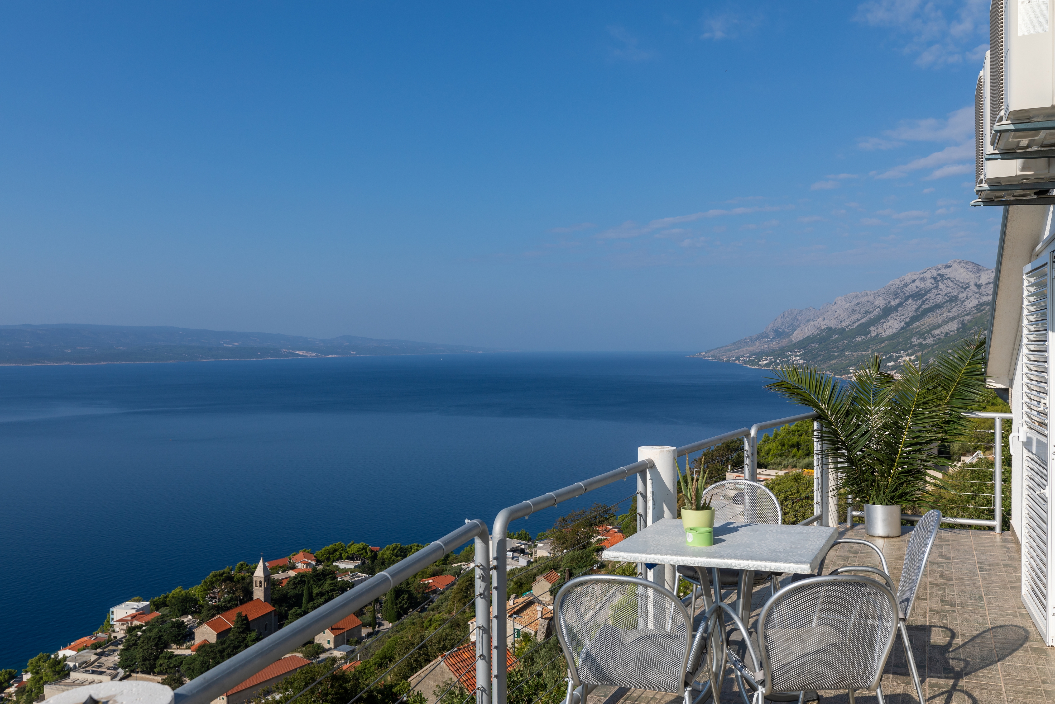 Two bedroom apartment with terrace and sea view Brela, Makarska  A-b