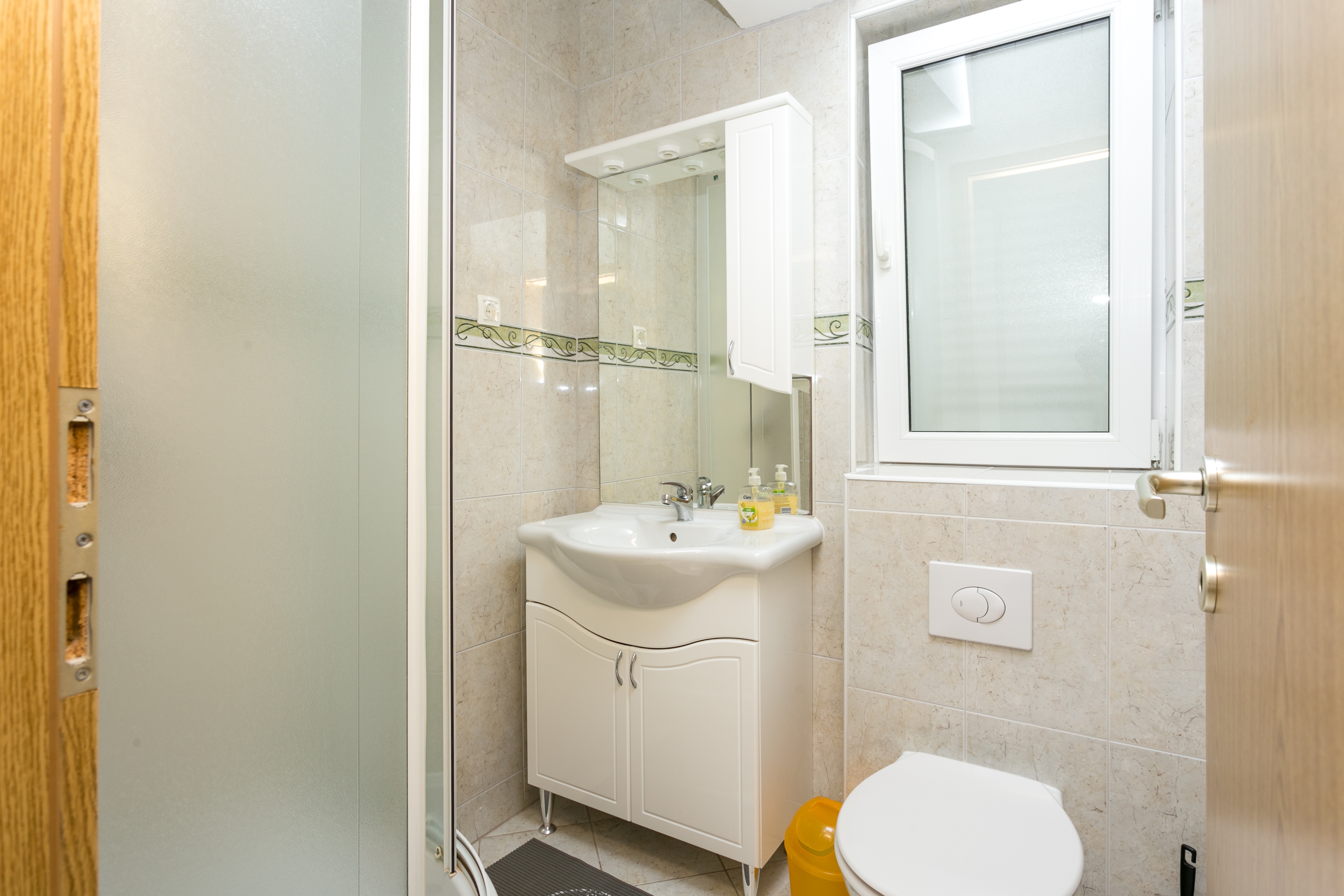 Three bedroom apartment with terrace and sea view Brela, Makarska  A-d
