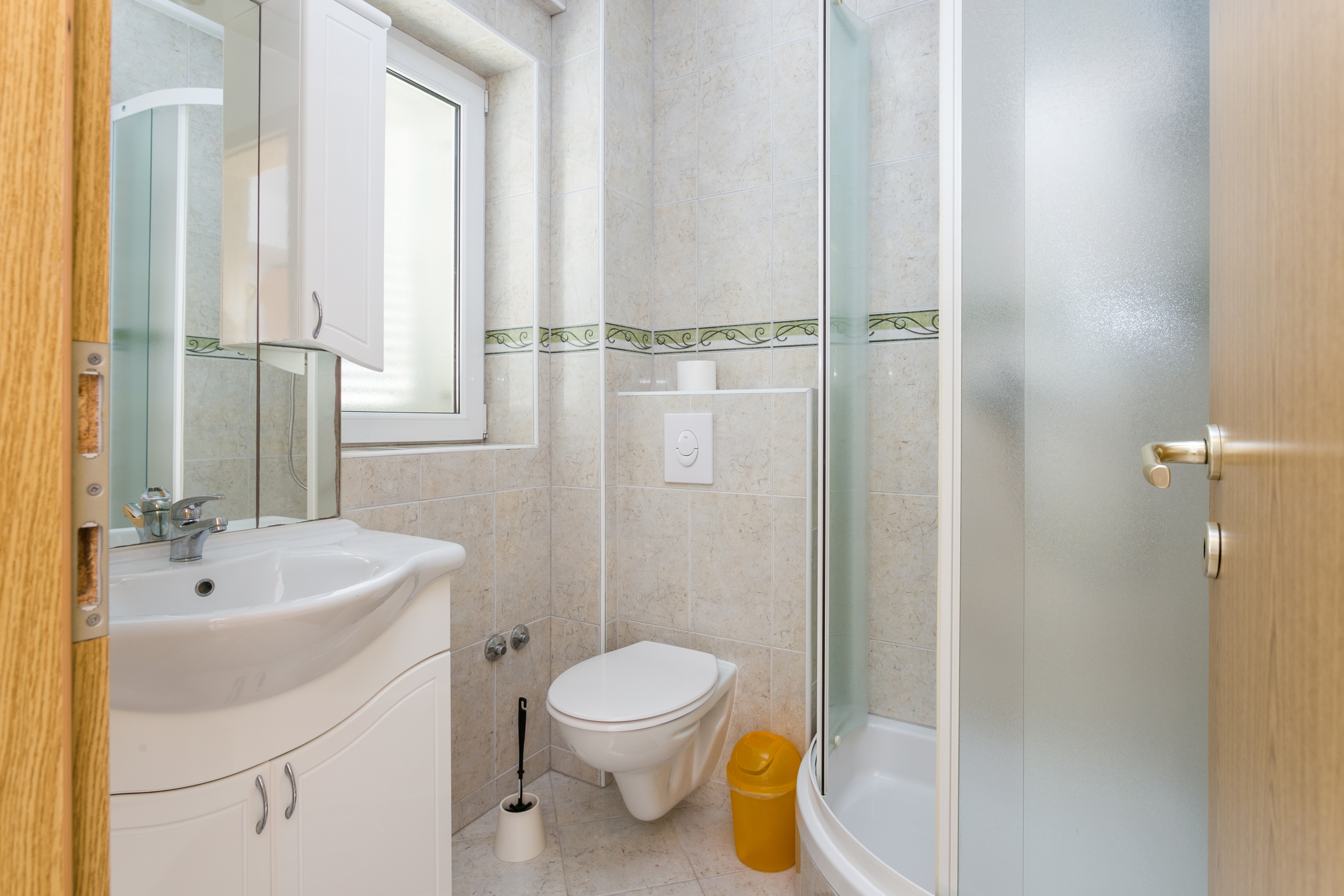 Three bedroom apartment with terrace and sea view Brela, Makarska  A-d