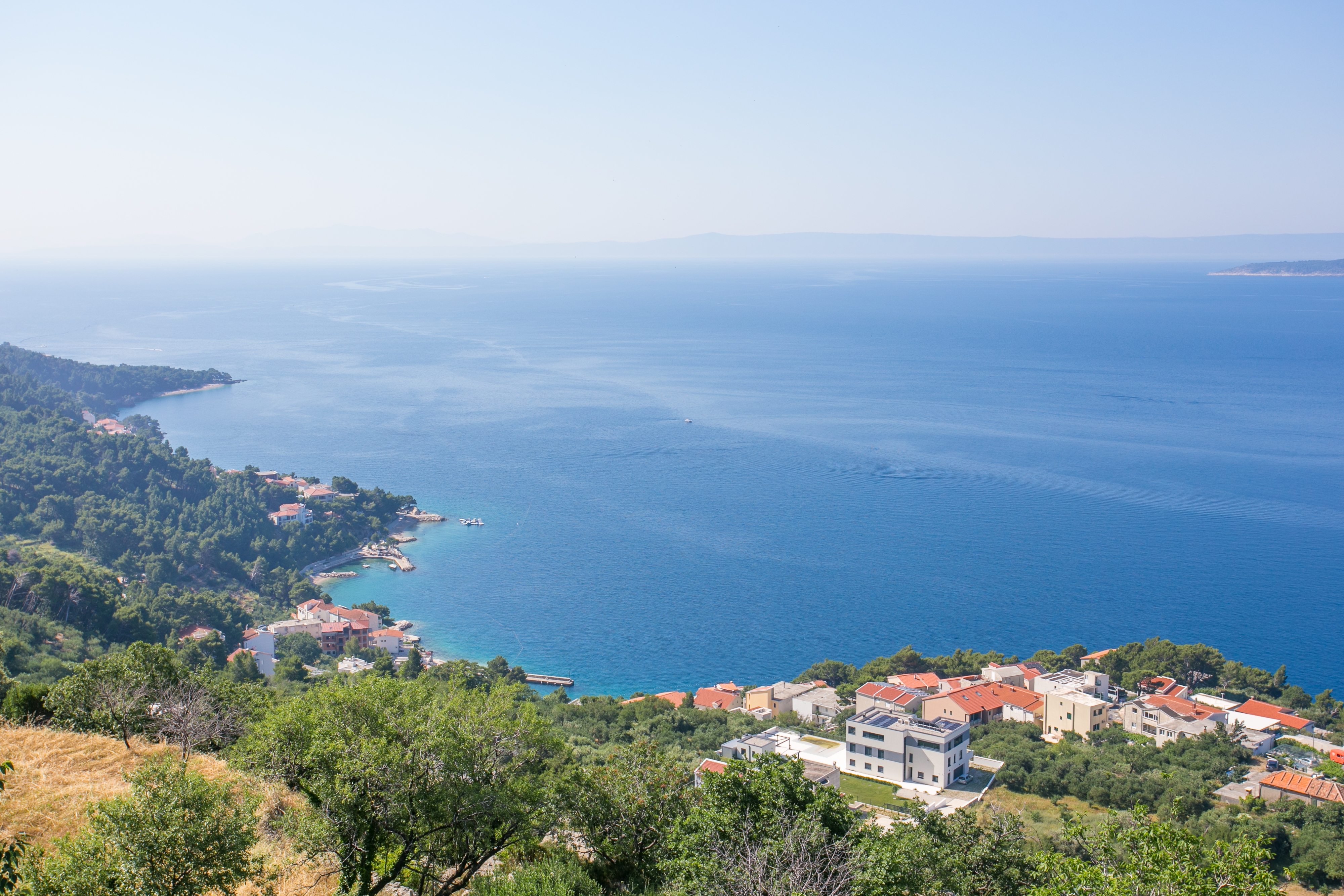 Three bedroom apartment with terrace and sea view Brela, Makarska  A-d