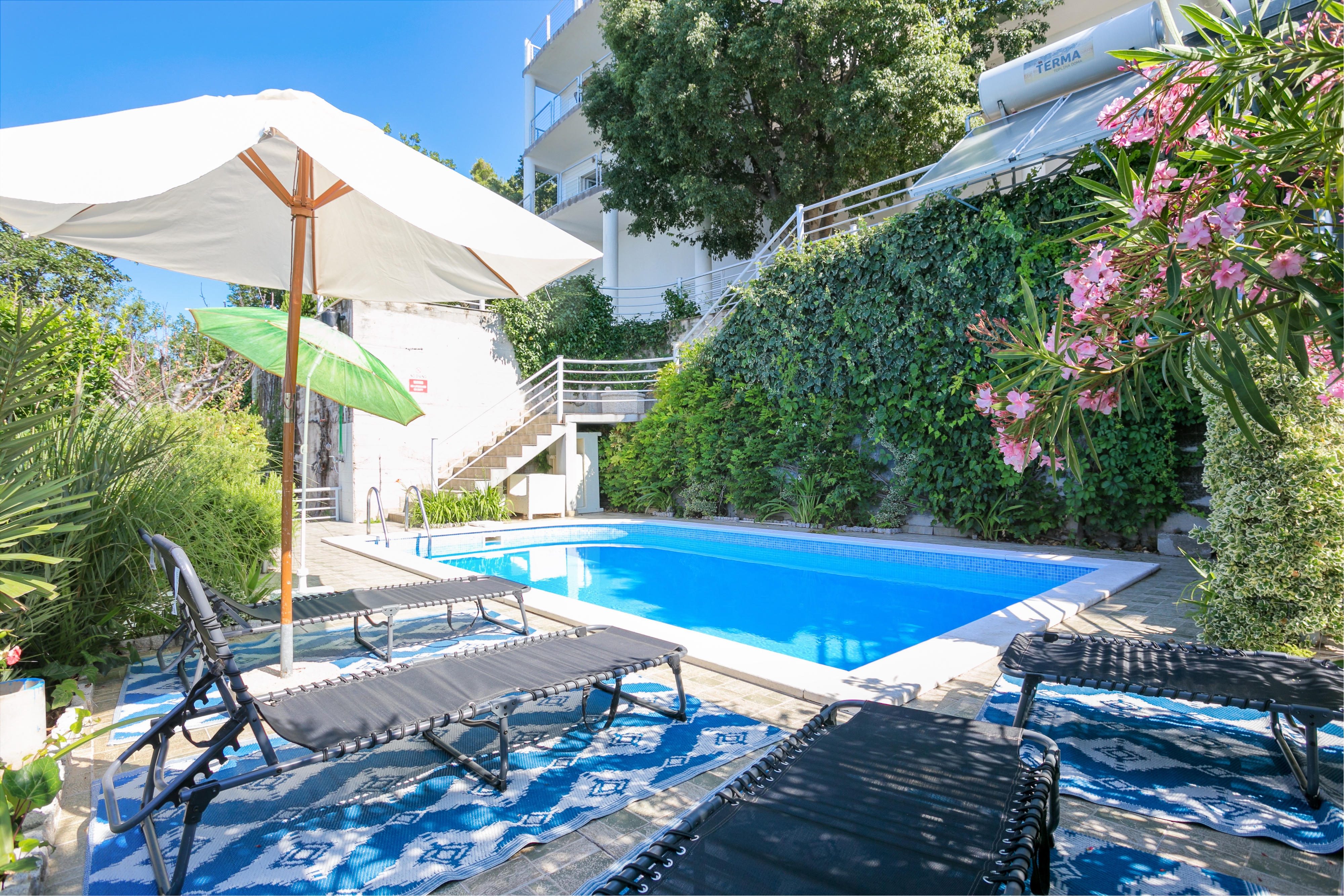 Three bedroom apartment with terrace and sea view Brela, Makarska (A-6828-d)