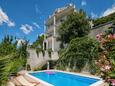 Brela, Makarska, Object 6828 - Appartementen with pebble beach.