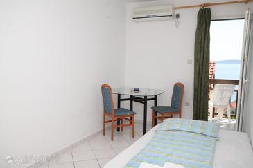 Dining room Baška Voda, Dining room in the apartment, dostupna klima.