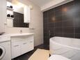 Ванная комната 1 Gornja Podgora, Ванная комната 1 в размещении типа house, WiFi.