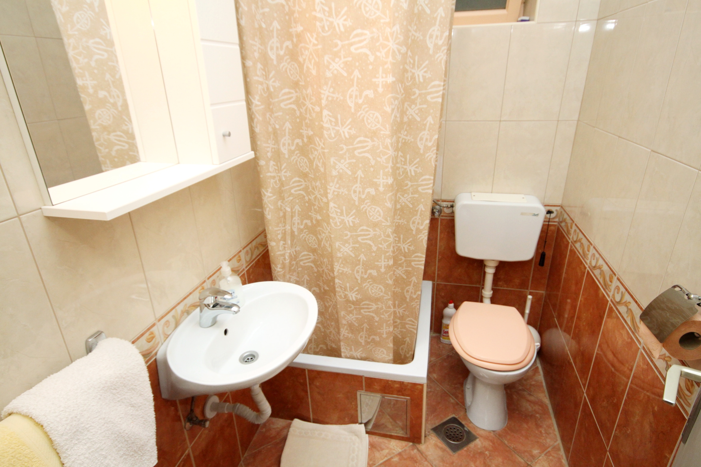 Four bedroom apartment with balcony and sea view Podgora, Makarska  A-a