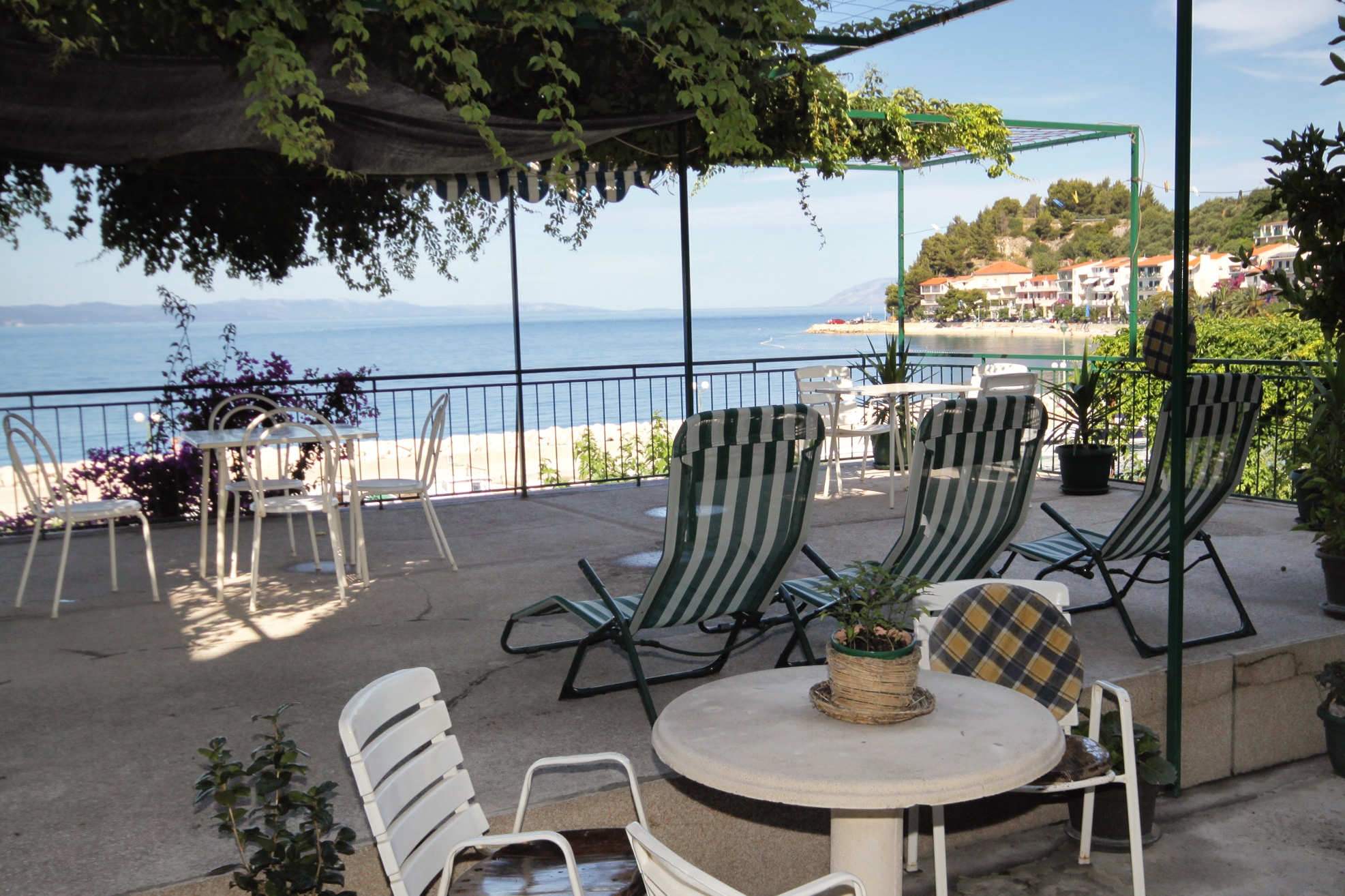 One bedroom apartment with terrace and sea view Podgora, Makarska (A-6836-c) One bedroom apartment with terrace and sea view Podgora, Makarska (A-6836-c)