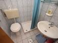 Ванная комната Igrane, Ванная комната в размещении типа apartment, Домашние животные допускаются и WiFi.