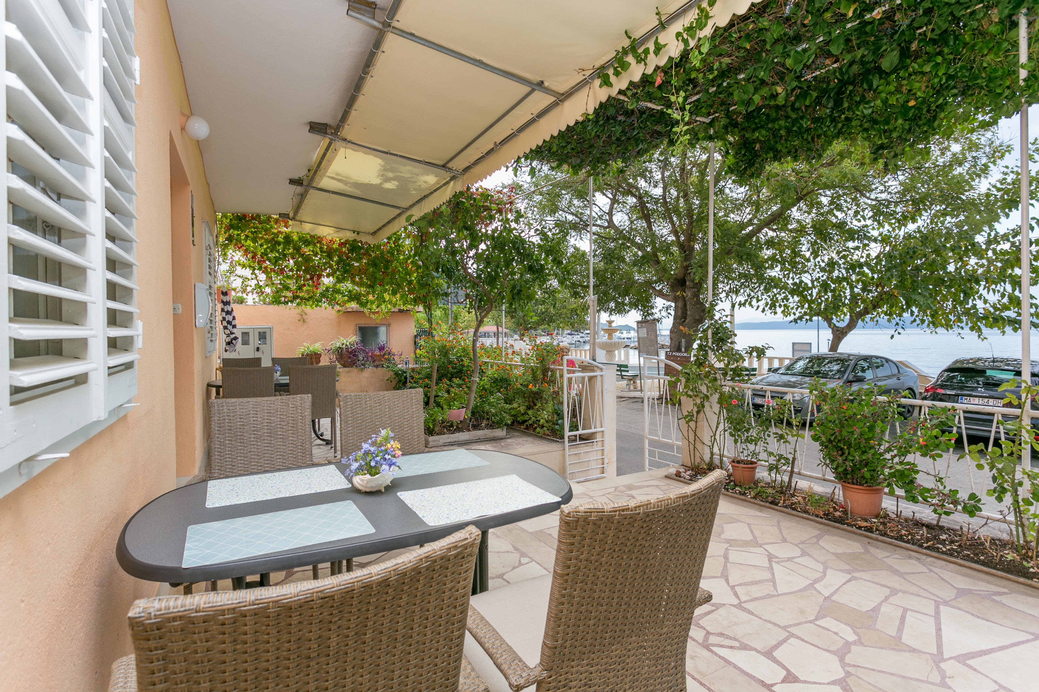 One bedroom apartment near beach Podgora, Makarska  A-a