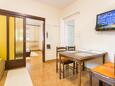 Dining room Podgora, Dining room in the apartment, (pet friendly) and WiFi.