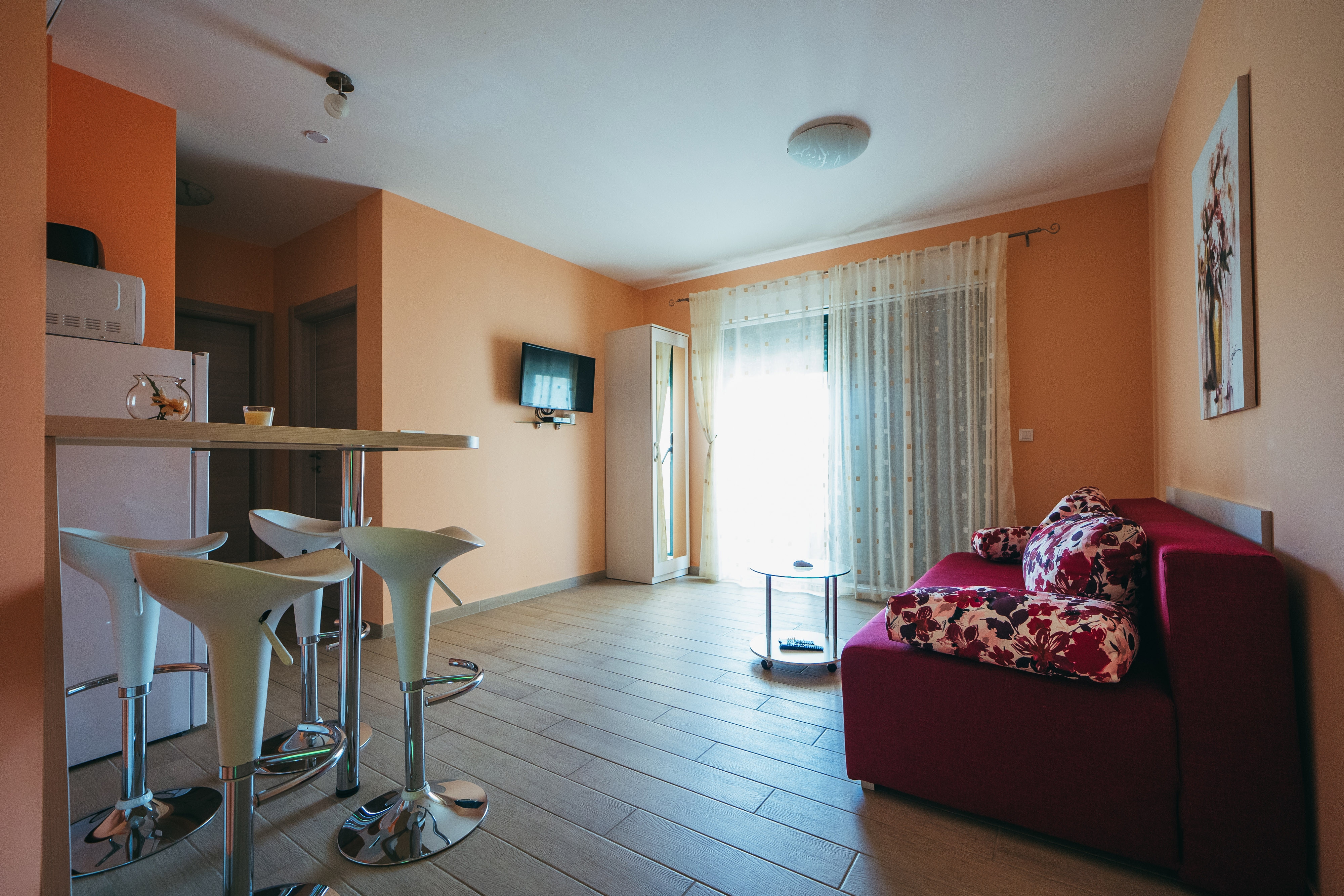 One bedroom apartment with balcony and sea view Promajna, Makarska (A-6849-d)