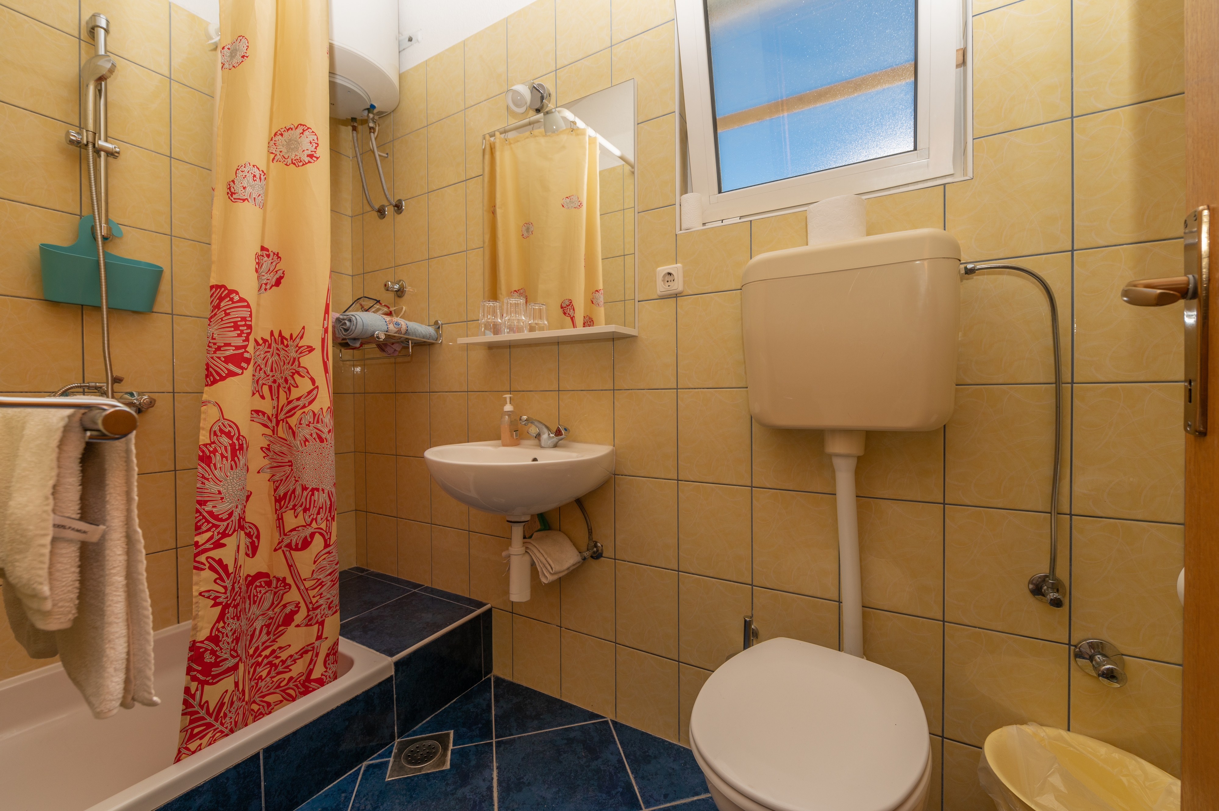 One bedroom apartment with balcony and sea view Tučepi, Makarska  A-a