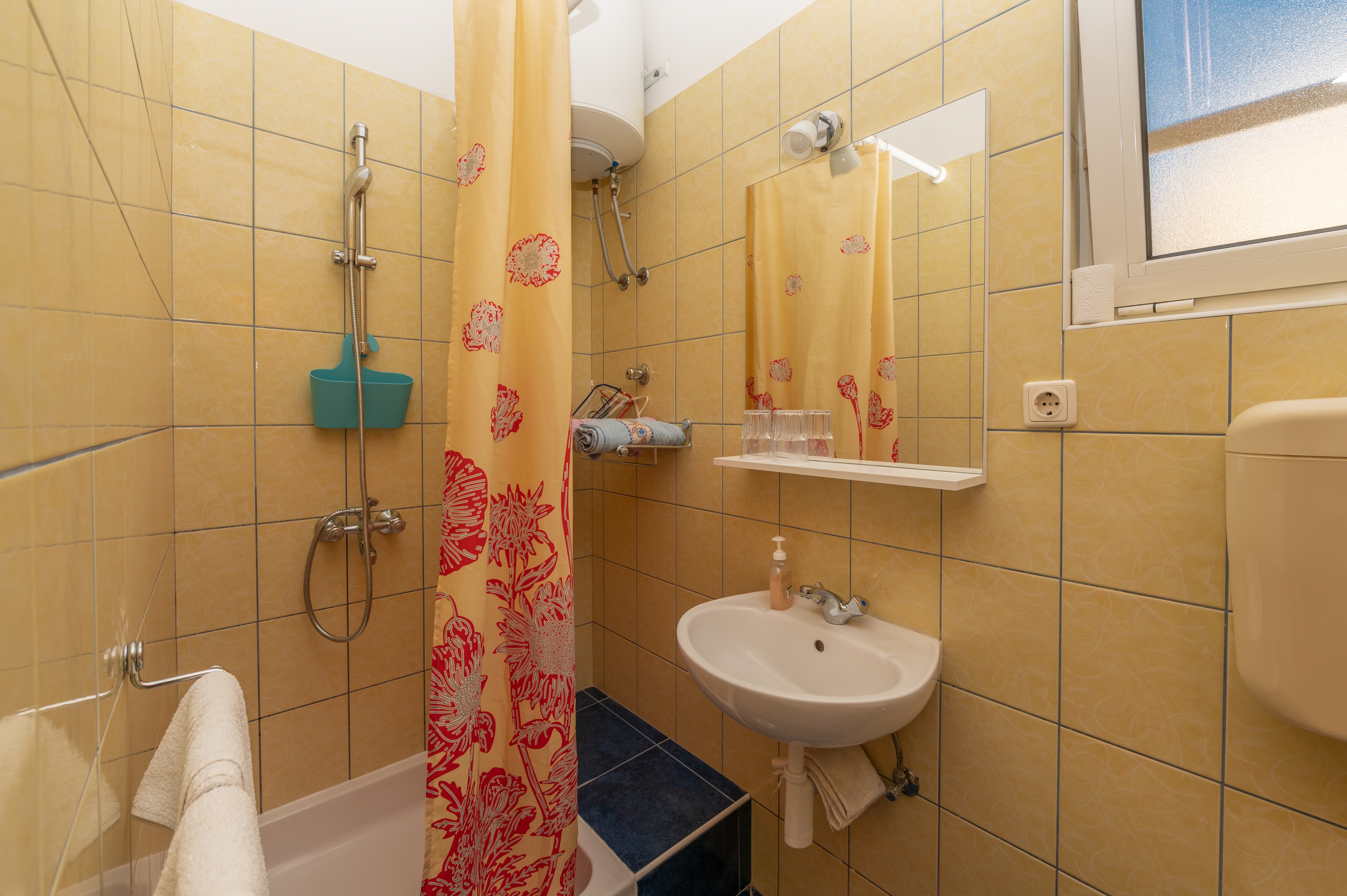 One bedroom apartment with balcony and sea view Tučepi, Makarska  A-a