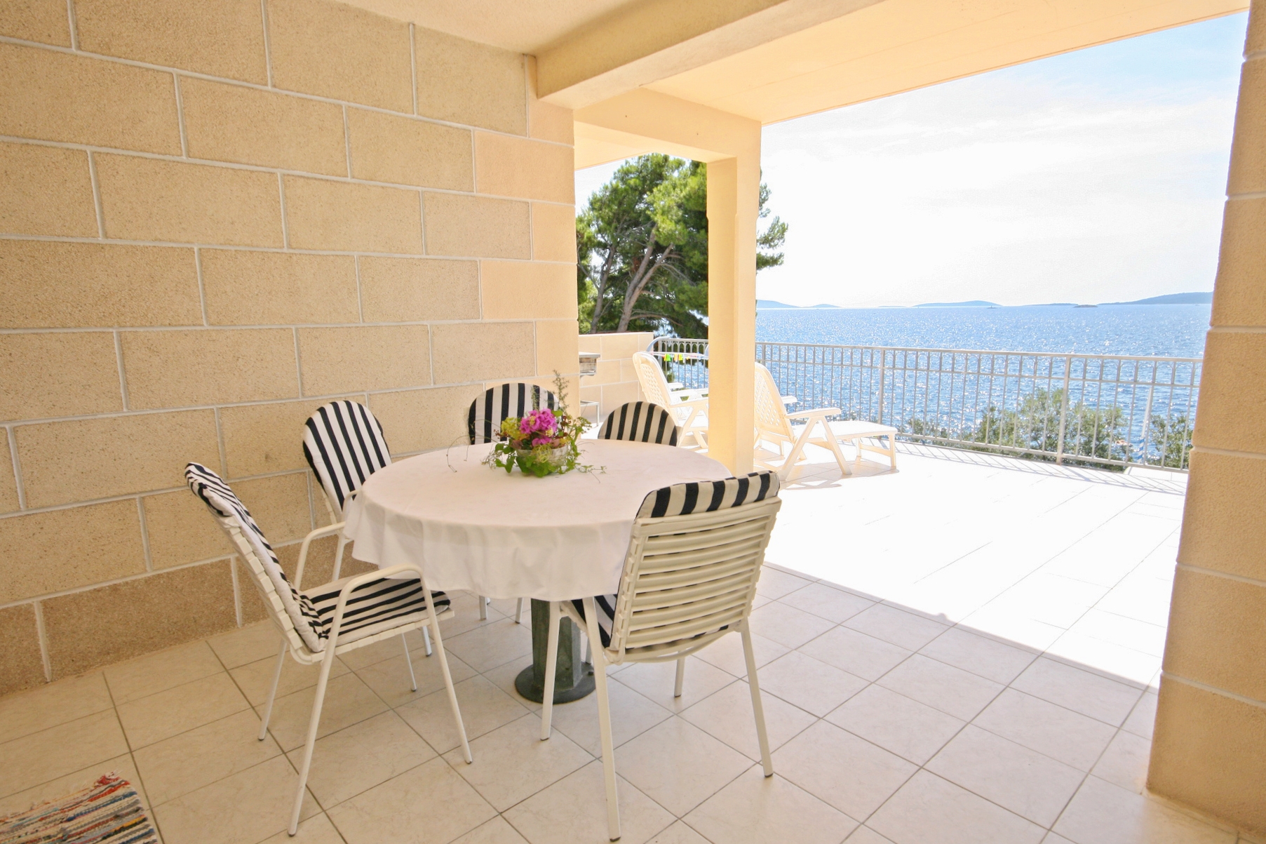 Three bedroom apartment near beach Okrug Donji, Čiovo  A-a