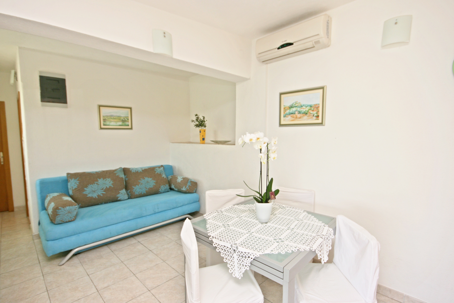 One bedroom apartment near beach Okrug Donji, Čiovo (A-6859-b)