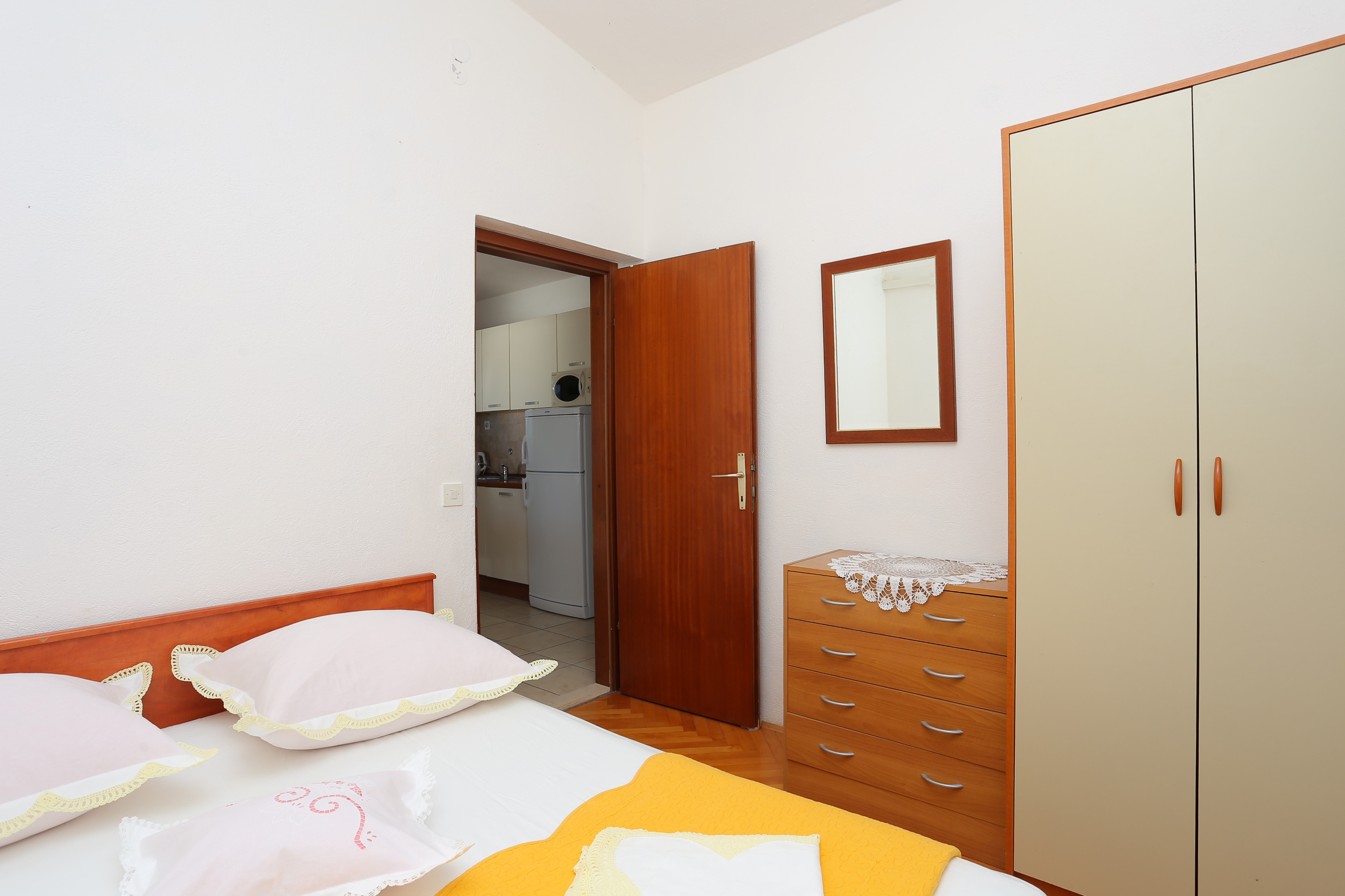 Three bedroom apartment near beach Okrug Donji, Čiovo  A-c
