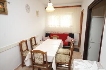 Jedilnica Tkon, Jedilnica v nastanitvi vrste apartment, WiFi.
