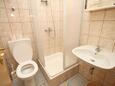 Ванная комната Baška Voda, Ванная комната в размещении типа studio-apartment, WiFi.