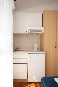 Kitchen Živogošće - Porat, Kitchen in the studio-apartment, WIFI.