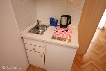 Kitchen Živogošće - Porat, Kitchen in the studio-apartment, WIFI.