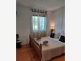 Slaapkamer Gradac, Slaapkamer in the studio-apartment, (pet friendly) en WiFi.