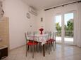 Dining room Slatine, Dining room in the apartment, air condition available and WiFi.