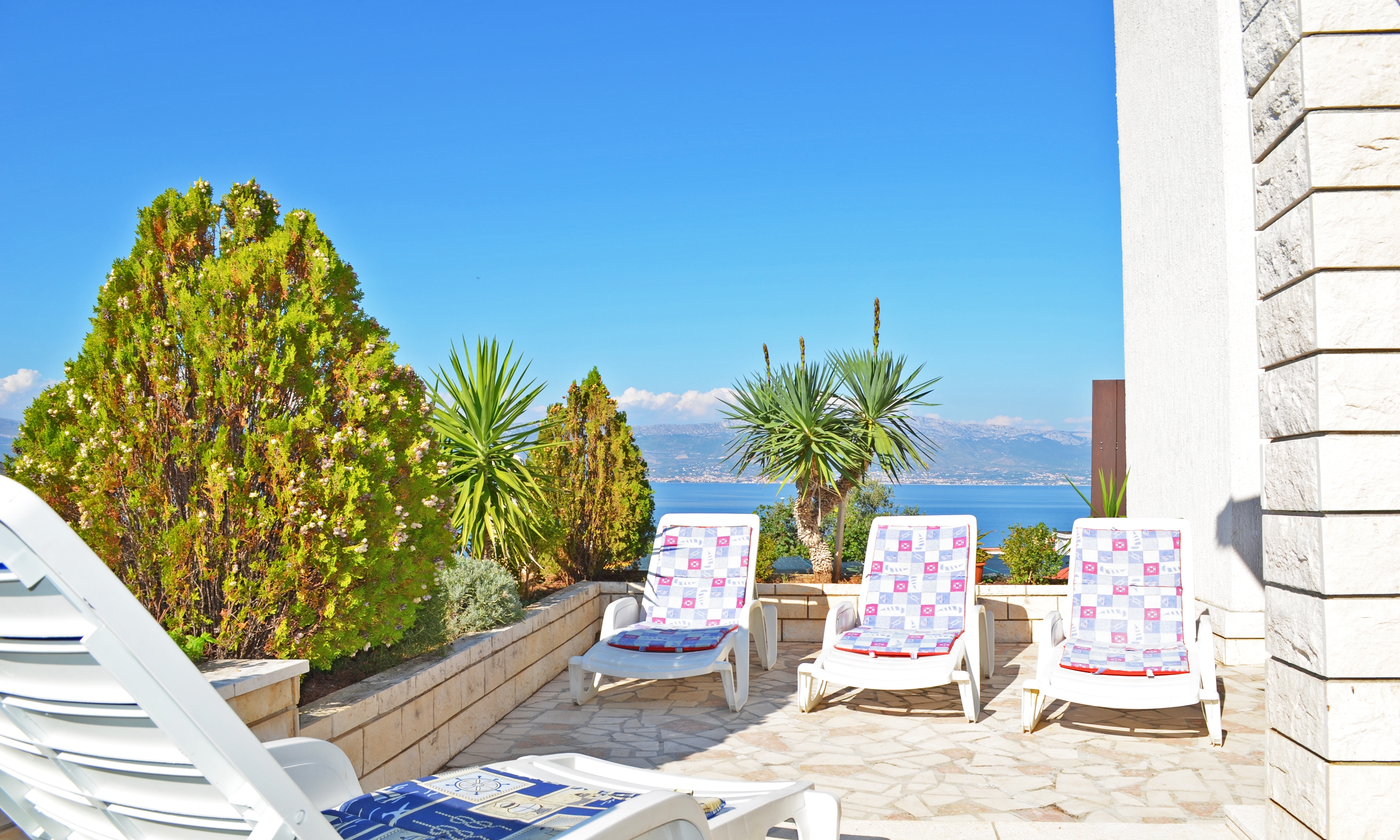 Three bedroom apartment with terrace and sea view Slatine, Čiovo  A-a