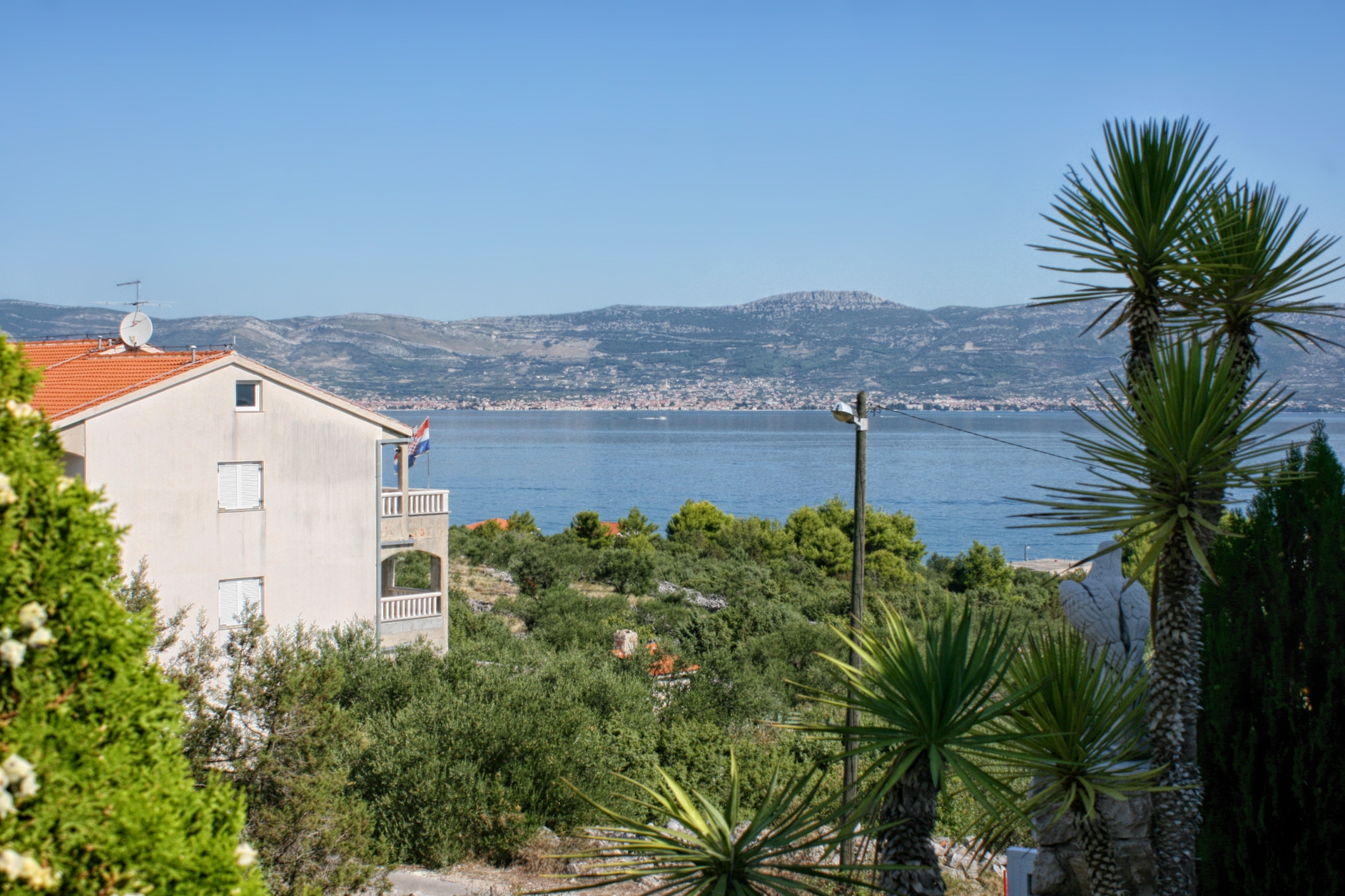 Three bedroom apartment with terrace and sea view Slatine, Čiovo  A-a
