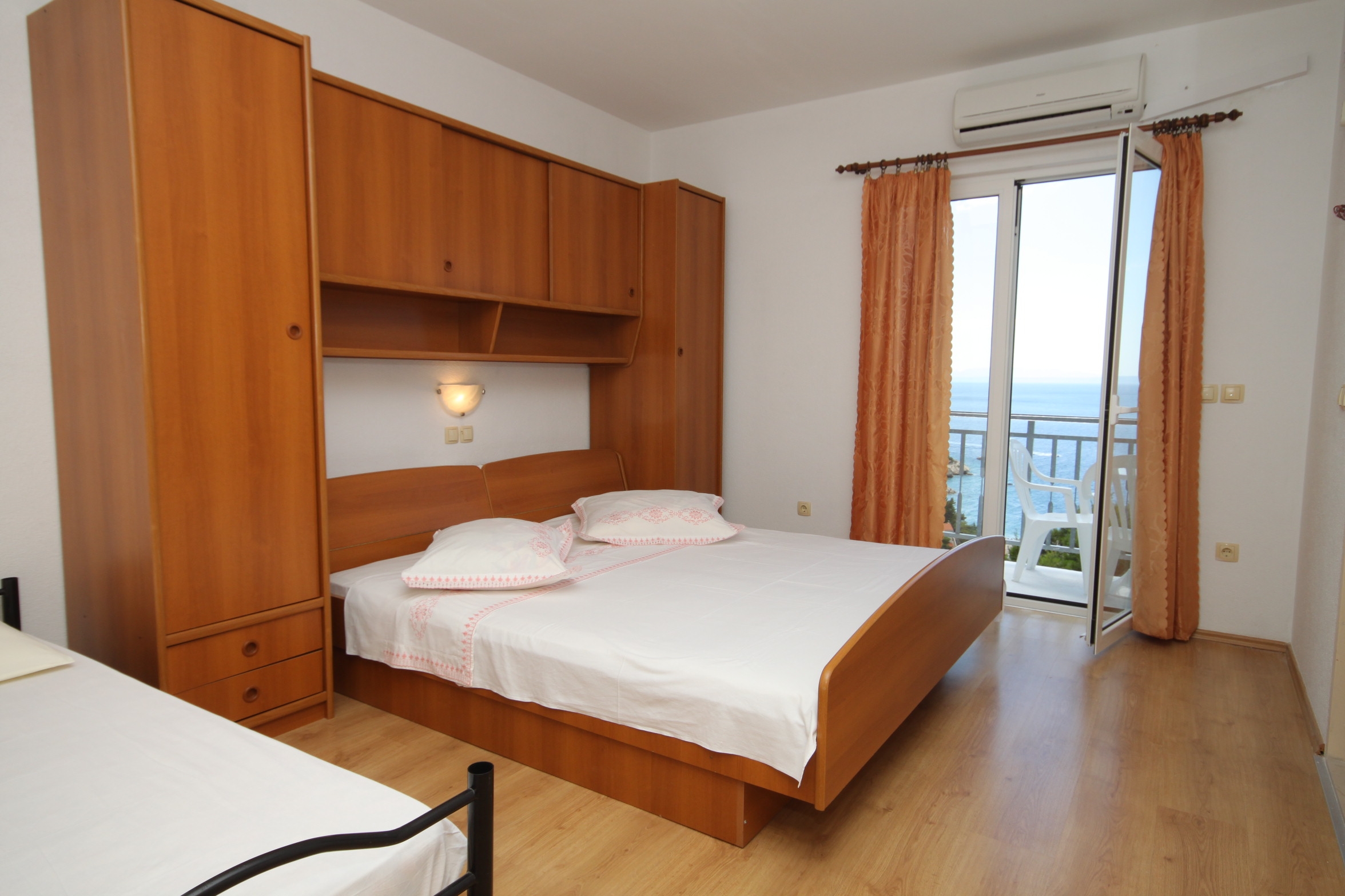 Studio flat with balcony and sea view Brela, Makarska (AS-6895-c) Studio flat with balcony and sea view Brela, Makarska (AS-6895-c)