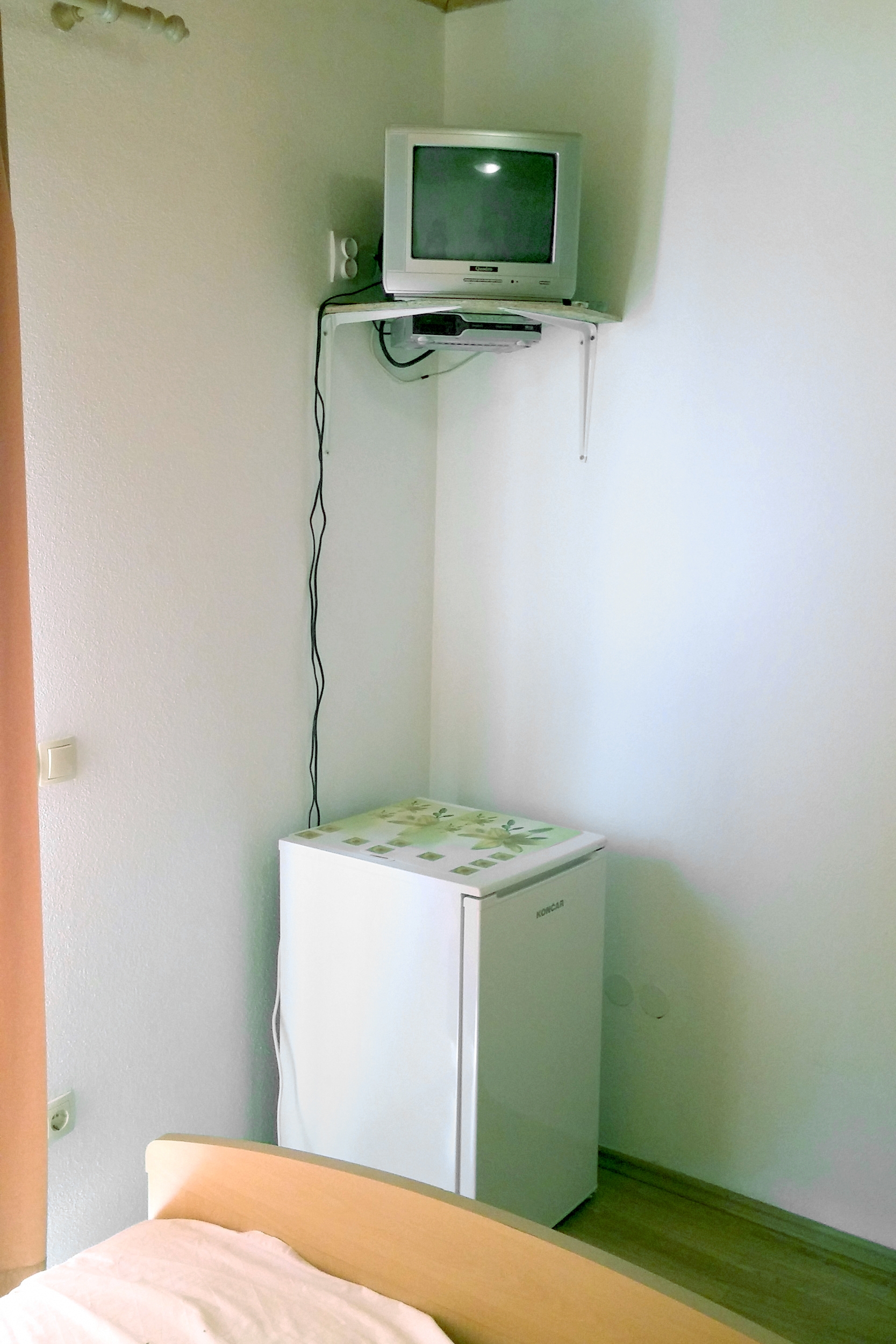 Room with balcony and sea view Brela, Makarska  S-a