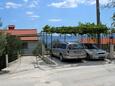 Parking lot Pisak, Omiš, Parking lot 6897 - Apartments near sea with rocky beach.