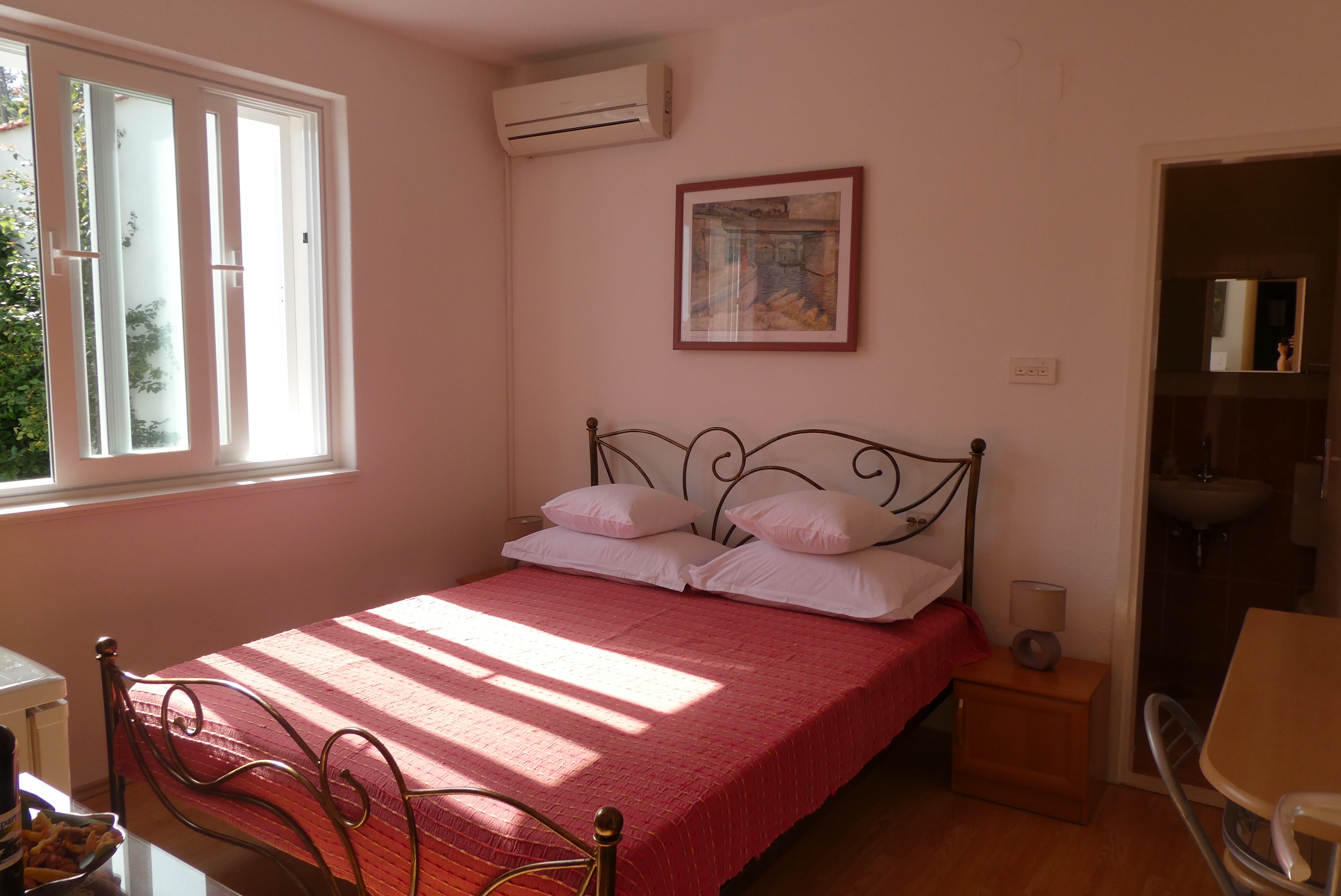 Room with terrace and sea view Tučepi, Makarska (S-6901-b) Room with terrace and sea view Tučepi, Makarska (S-6901-b)