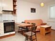 Dining room Brela, Dining room in the studio-apartment, (pet friendly) and WiFi.