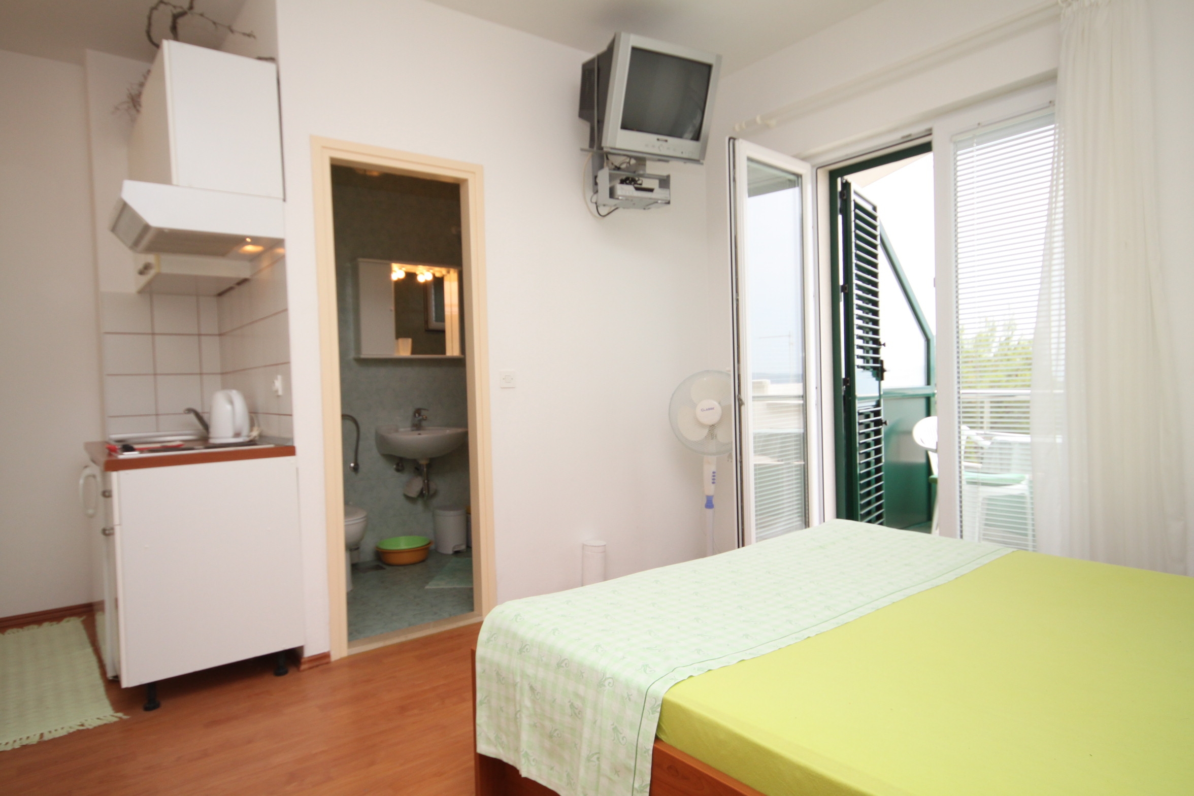 Studio flat with terrace and sea view Brela, Makarska  AS-b