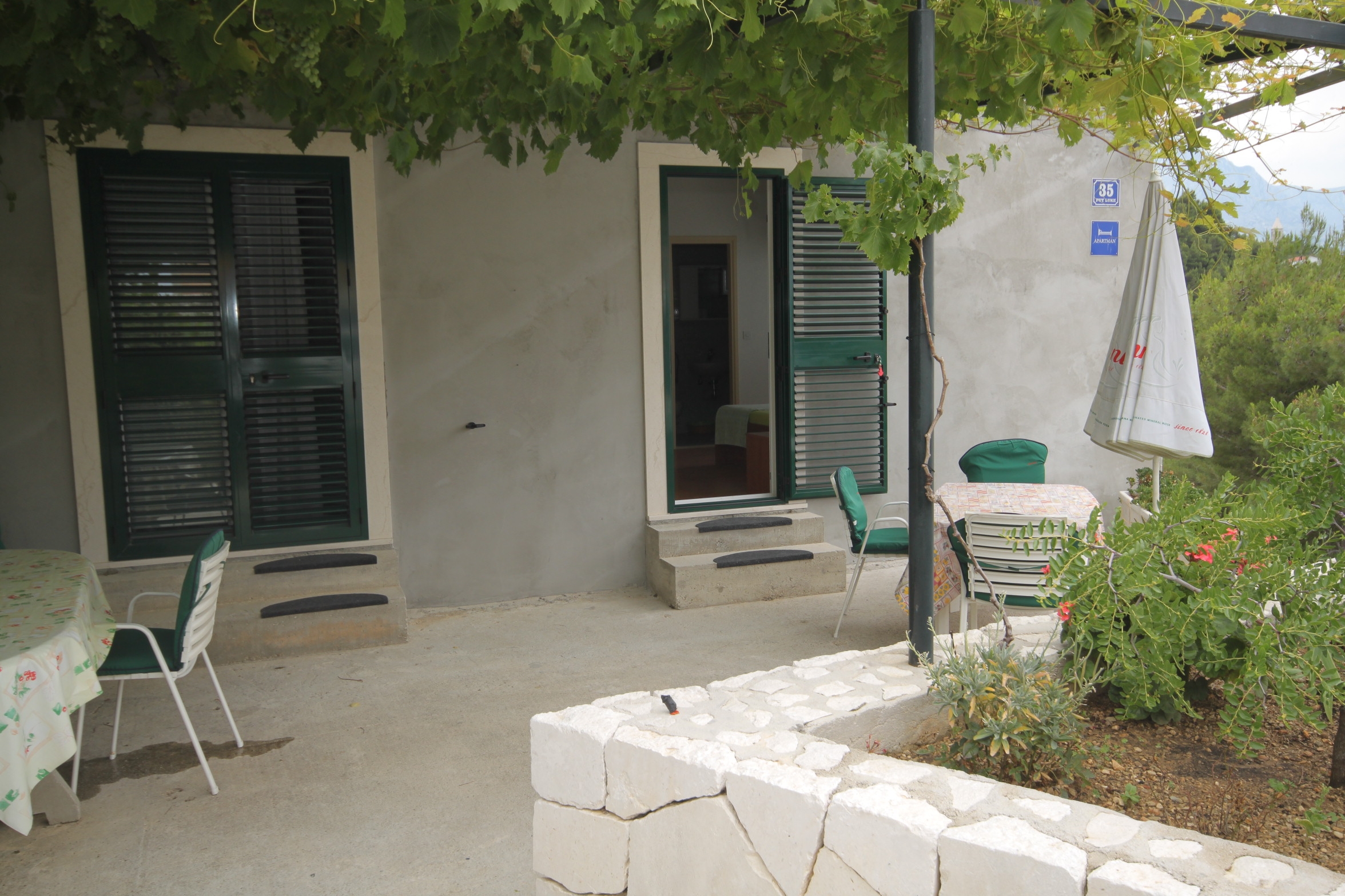 Studio flat with terrace and sea view Brela, Makarska  AS-b