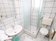 Ванная комната Baška Voda, Ванная комната в размещении типа studio-apartment, WiFi.