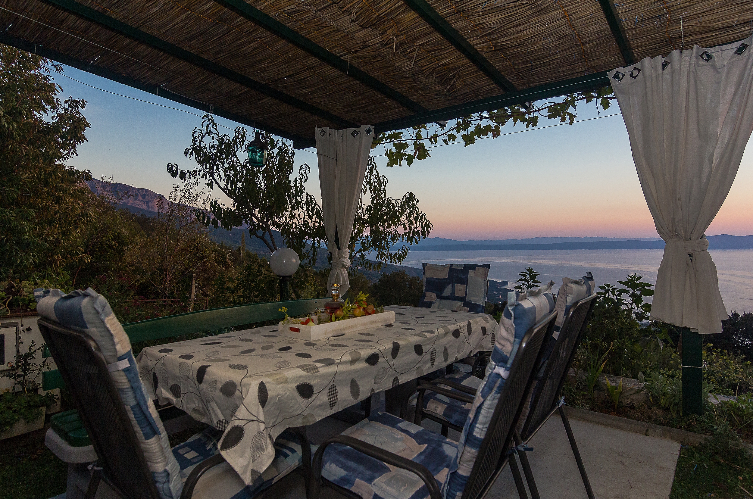 Two bedroom house with terrace and sea view Gornji Tučepi - Podpeć, Makarska  K