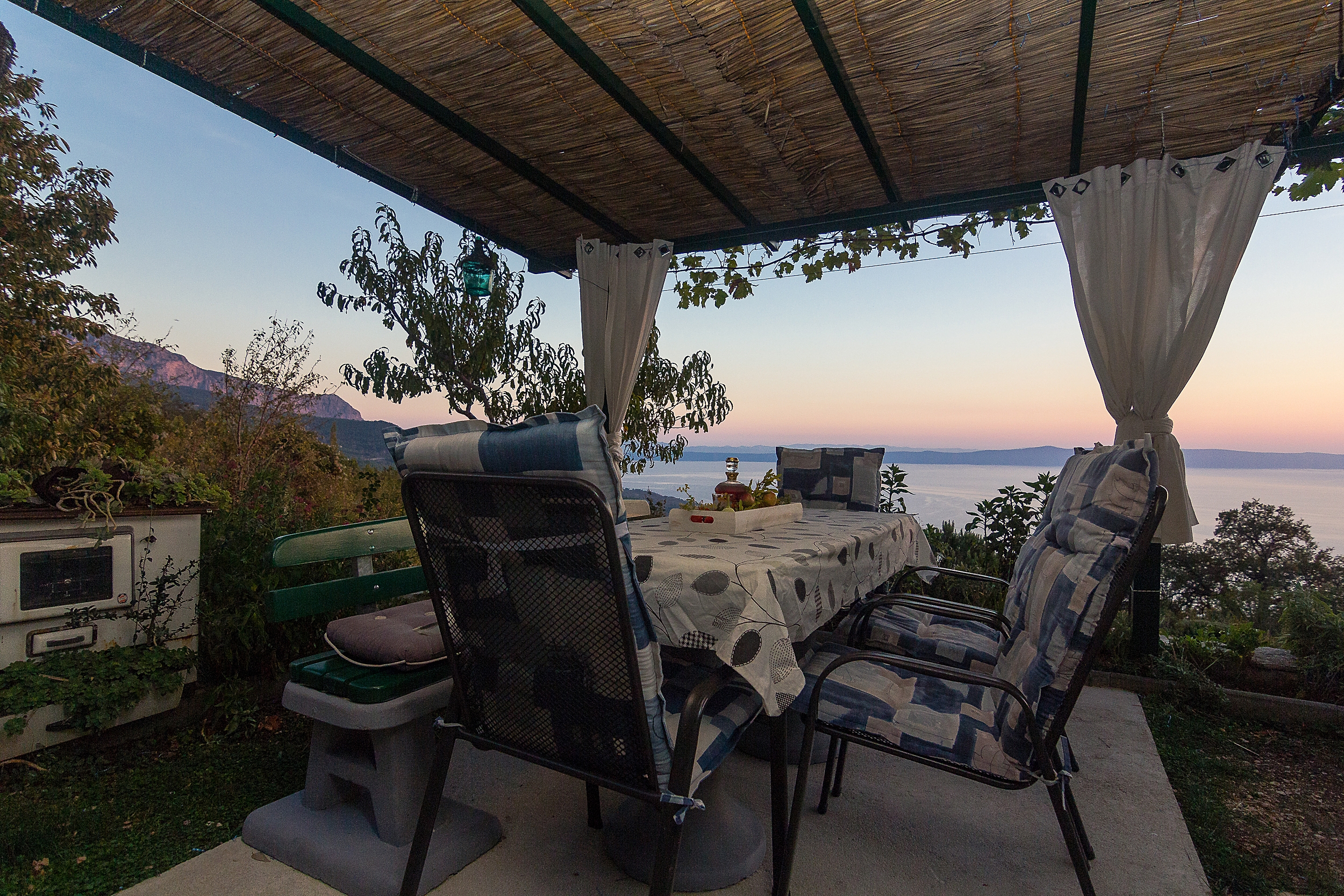 Two bedroom house with terrace and sea view Gornji Tučepi - Podpeć, Makarska  K