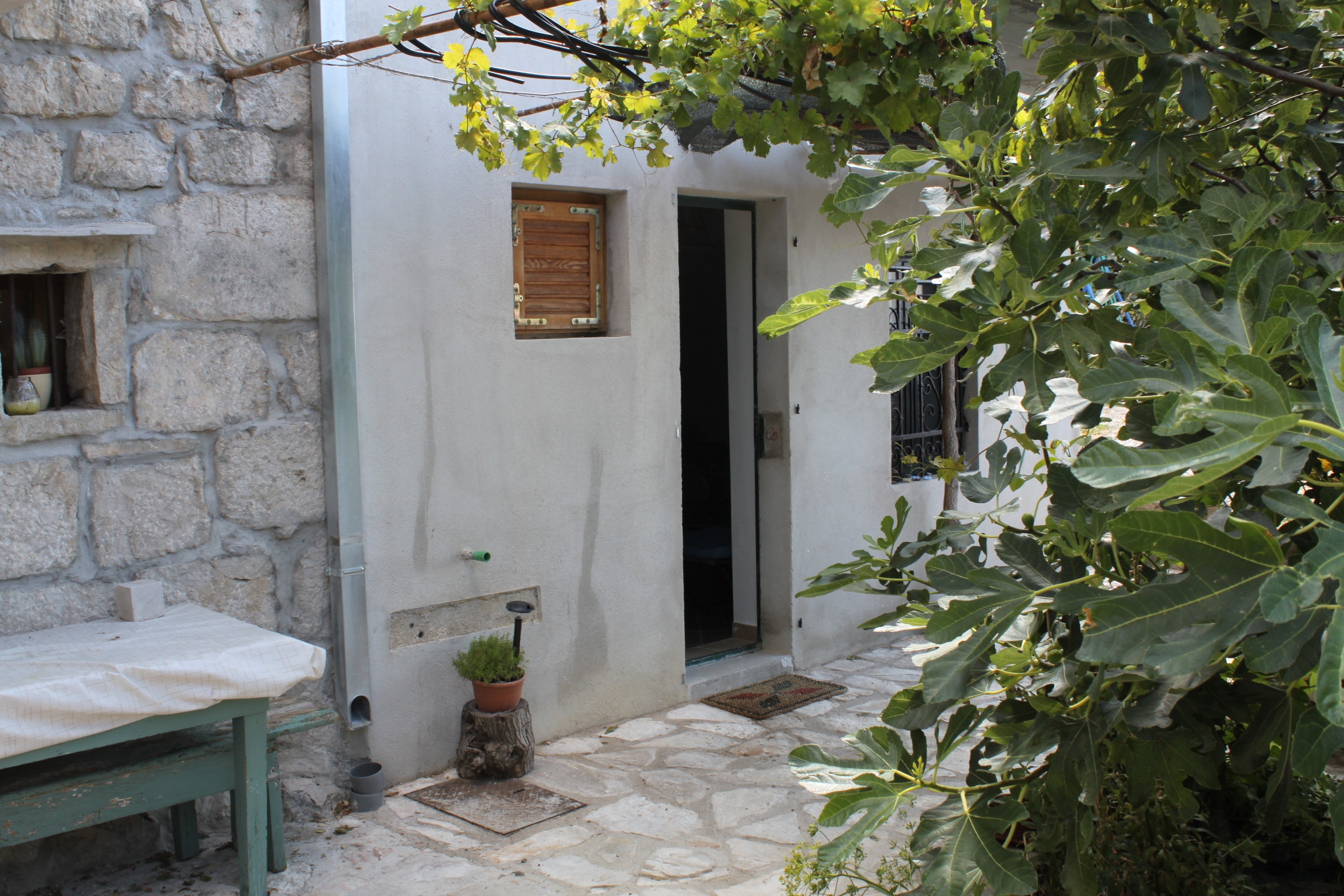 Two bedroom house with terrace and sea view Gornji Tučepi - Podpeć, Makarska  K